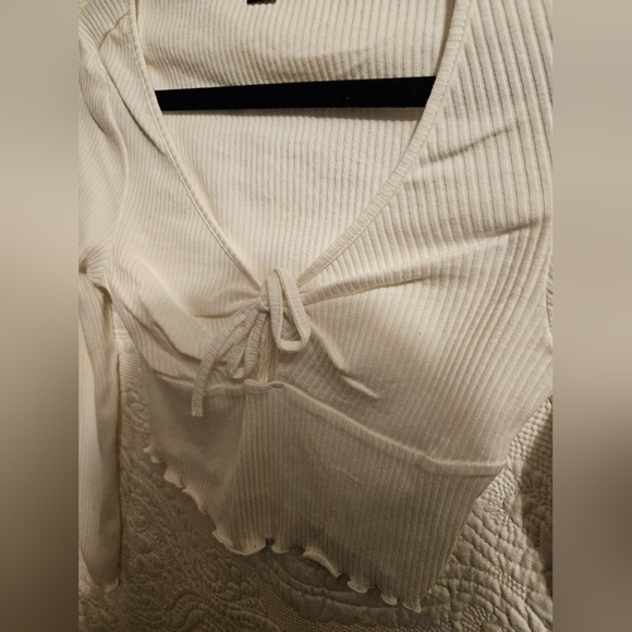 White Long Sleeve Crop Top - Picture 3 of 3